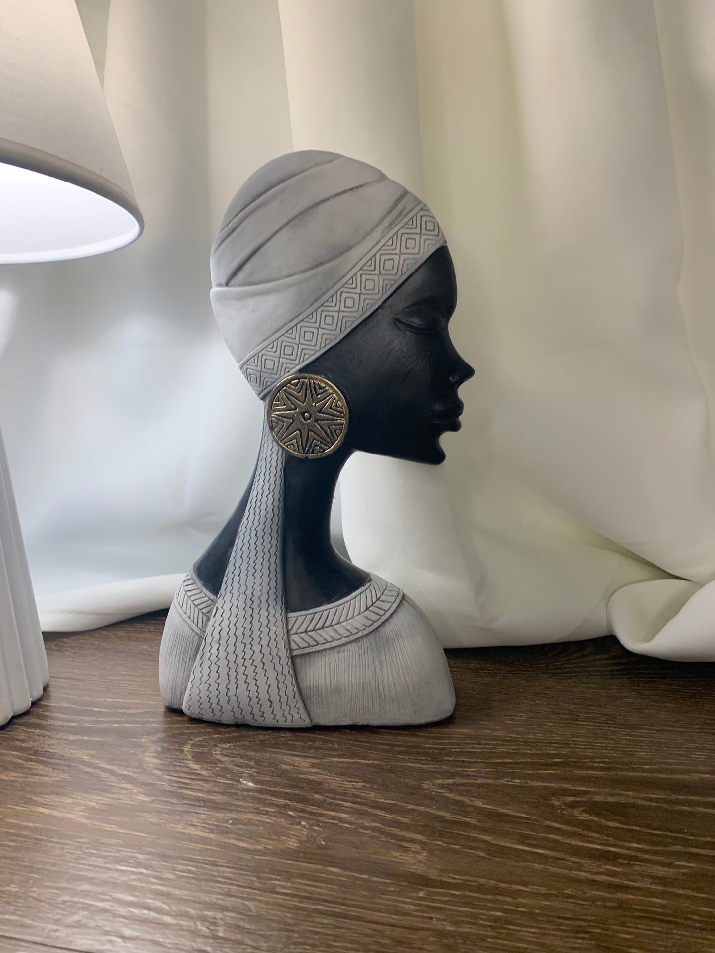 Scultura in resina - Africana